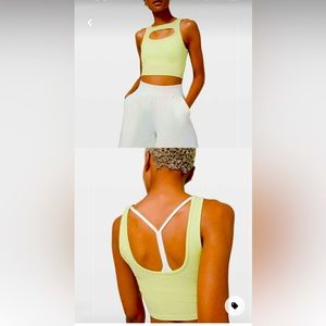 Lululemon La front cut out crop